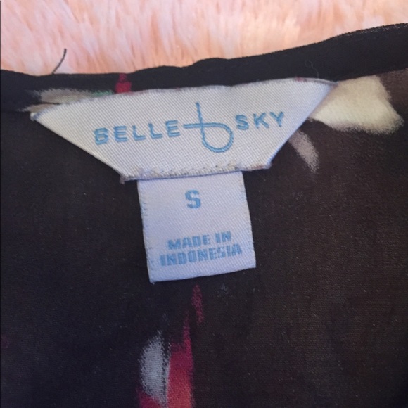 Belle & Sky Ruffle Top - Picture 4 of 4